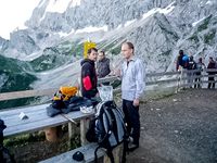 J&ouml;rg von de Fenn. Blinder Bergsteiger erklimmt den Dachstein 2008. Bild 4