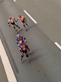 J&ouml;rg von de Fenn. Blinder Inlineskater bei den Deutschen Bahnmeisterschaften f&uuml;r Blinde und Sehbehinderte im Speedskating Autobahn-Marathon 2008 in F&uuml;rth. Sein Begleitl&auml;ufer ist Theo Frommlet. Bild 7