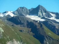 J&ouml;rg von de Fenn. Blinder Wanderer entdeckt das Gebiet um den Gro&szlig;glockner in Kals 2011. Bild 4